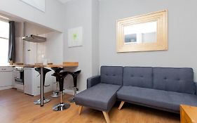 Bright & Homely City Centre Apartment Near Holyrood