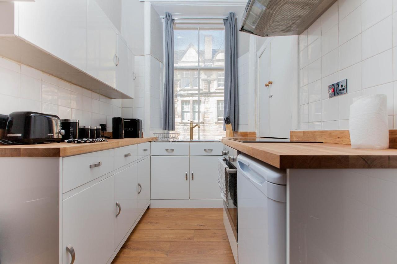 Bright & Homely City Centre Apartment Near Holyrood Edimburgo Exterior foto